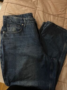 Good American Straight Leg Jeans in Dark Blue Wash